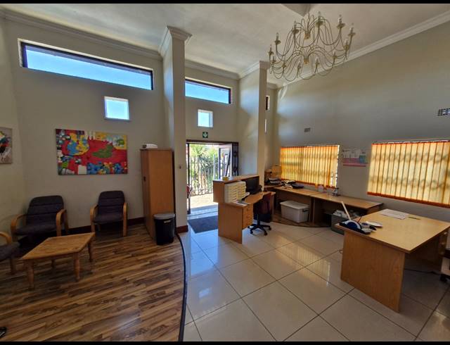 400M² OFFICE TO LET IN BARDENE